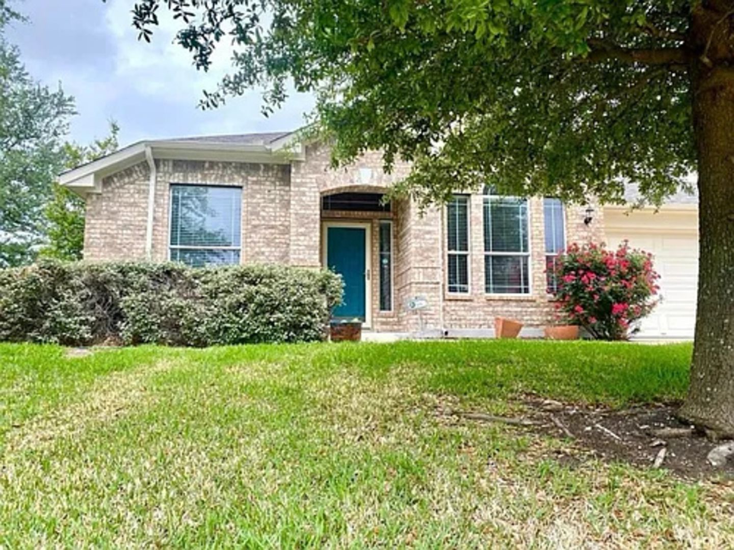 Pflugerville House: 3400 Trickling Spring Way