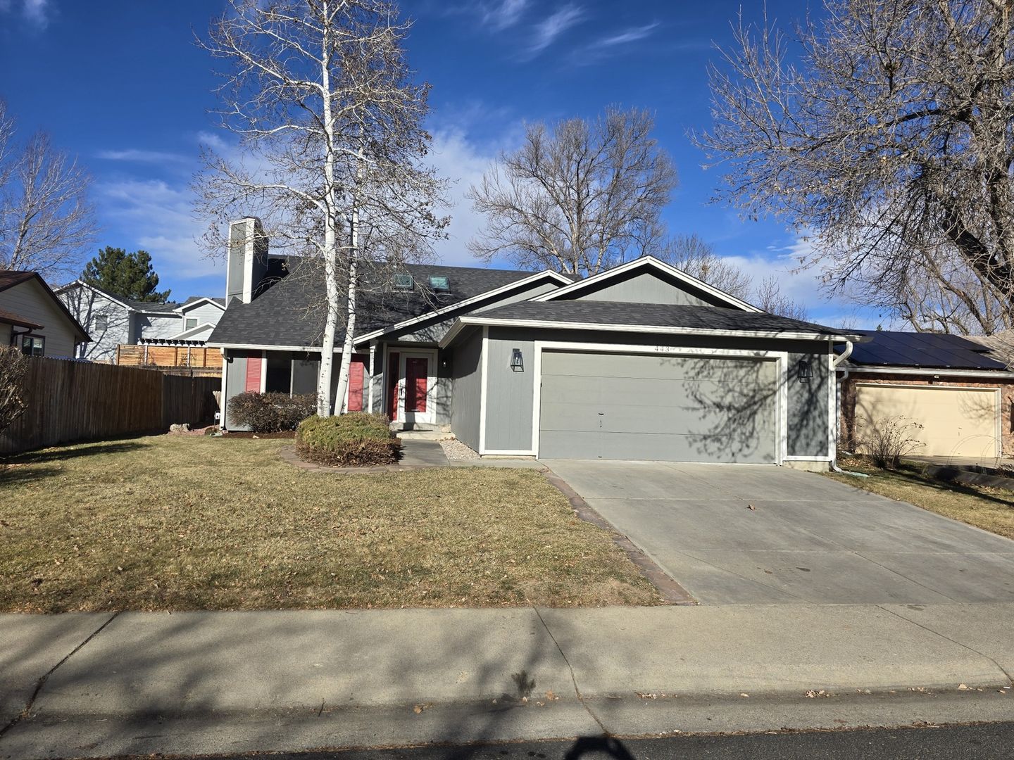 Louisville House: 443 Lincoln Cir