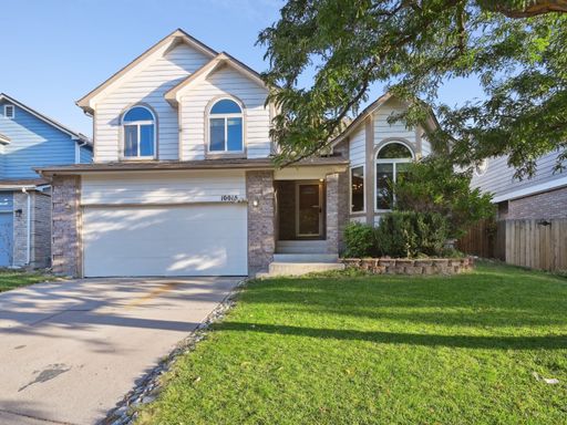 Spacious 4BR/4BA Home in Arvada — Private Dog Run & Finished Basement – photo 1