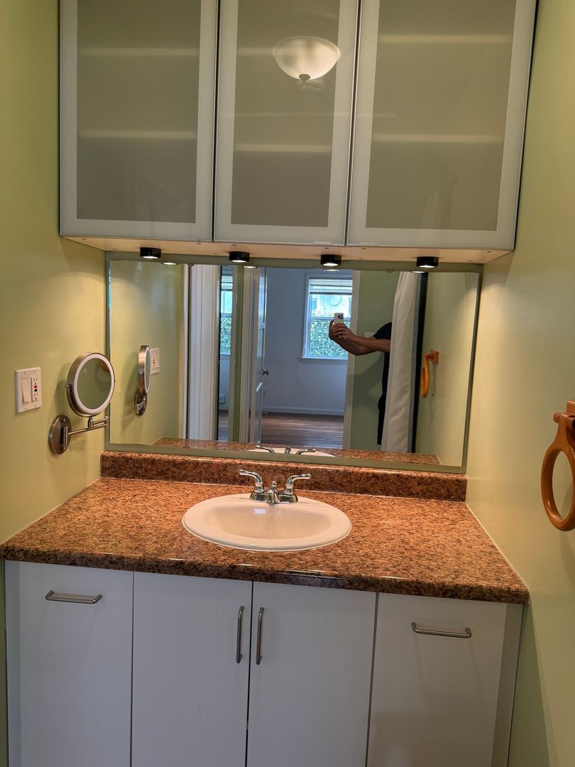 Los Angeles Townhome: 1441 S Crescent Heights Blvd