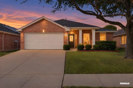 Charming 3BR House in Arlington – photo 1