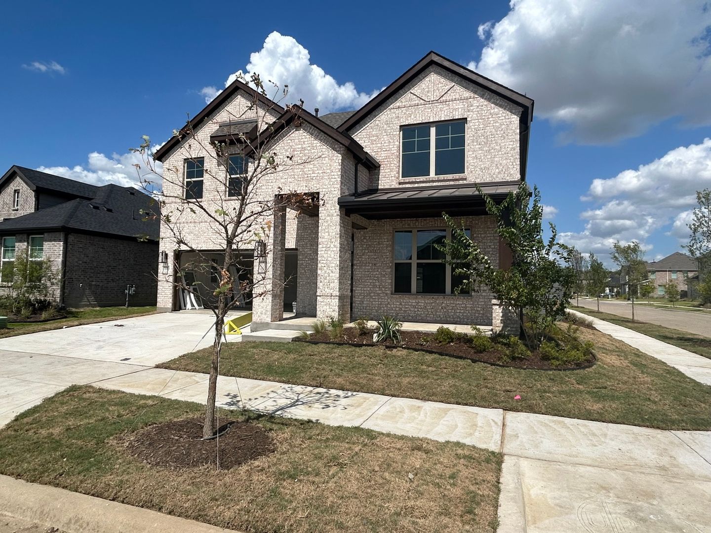 Aubrey House: 7100 Dragonfly Ln