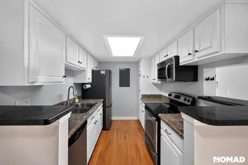 Charming 2BR Condo in Denver - Available NOW! – photo 1