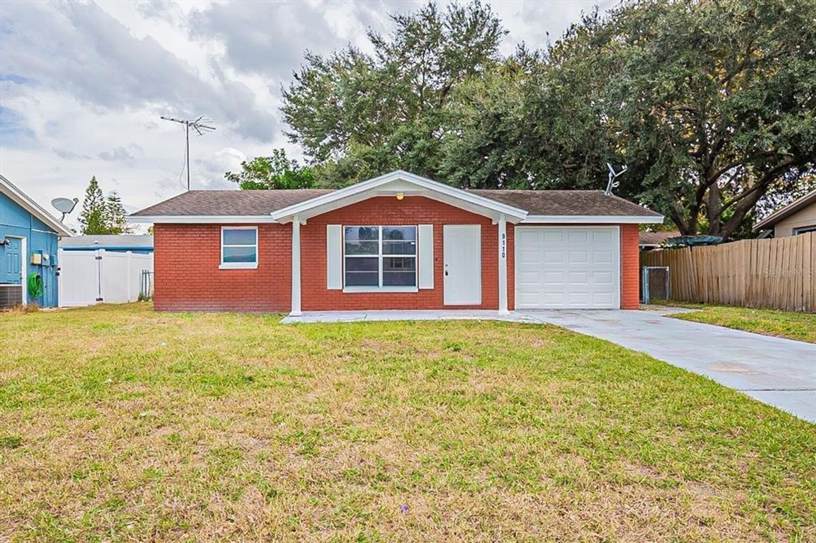 Port Richey House: 9110 Saint Clair Ln