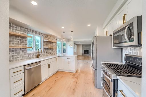 5 Bedroom single family home in Denver – photo 1