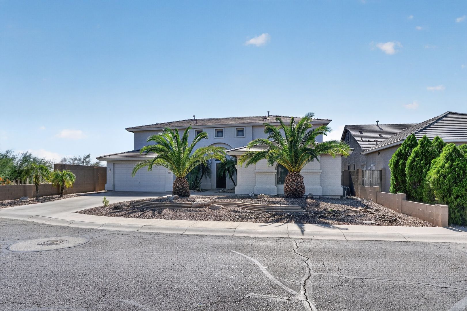 Glendale House: 23834 N 66th Ln