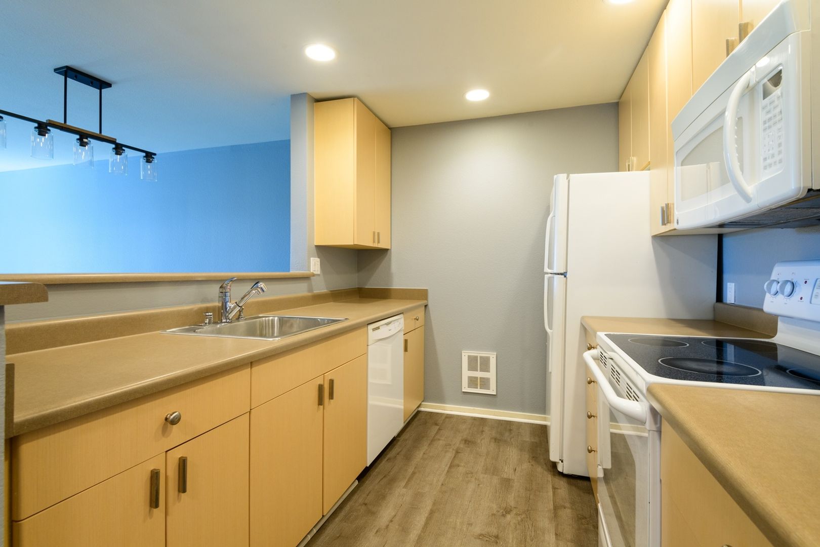 Mill Creek Condo: 16101 Bothell Everett Hwy