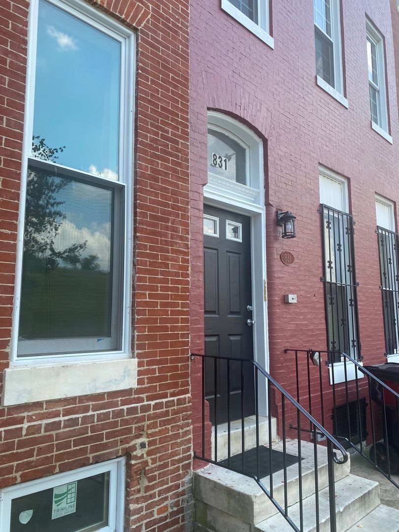 Baltimore Townhome: 831 E Chase St