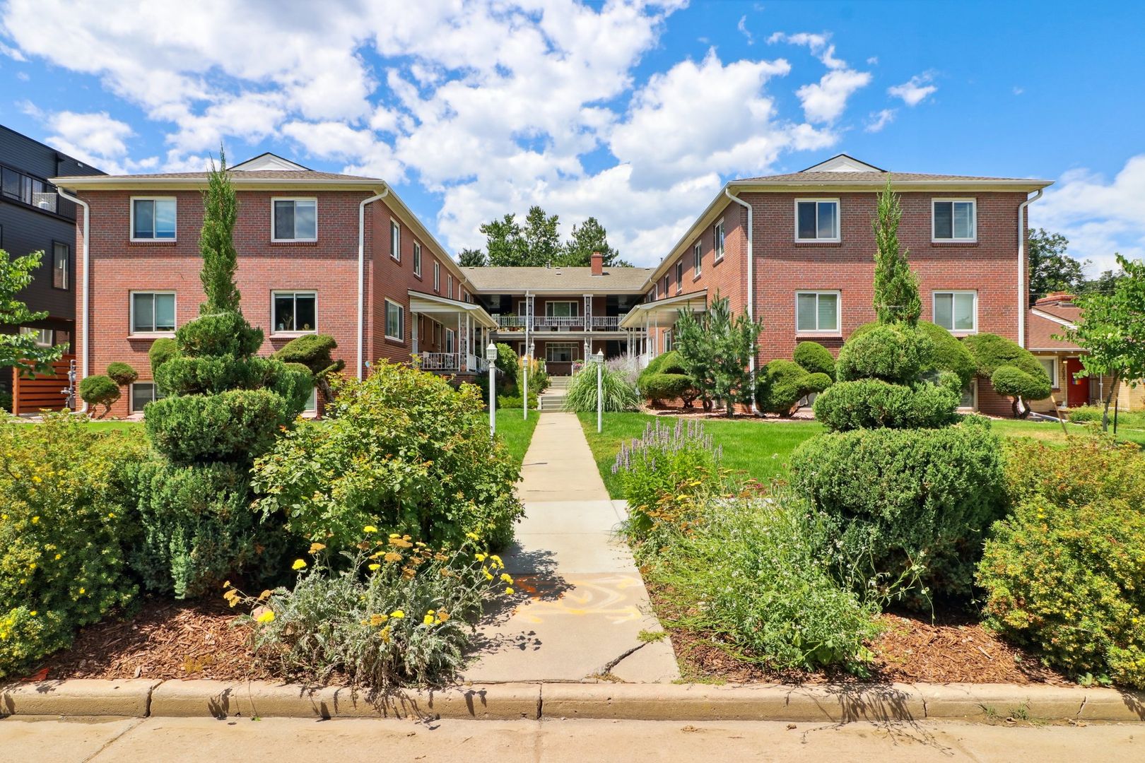 Denver House: 2047 S Milwaukee St