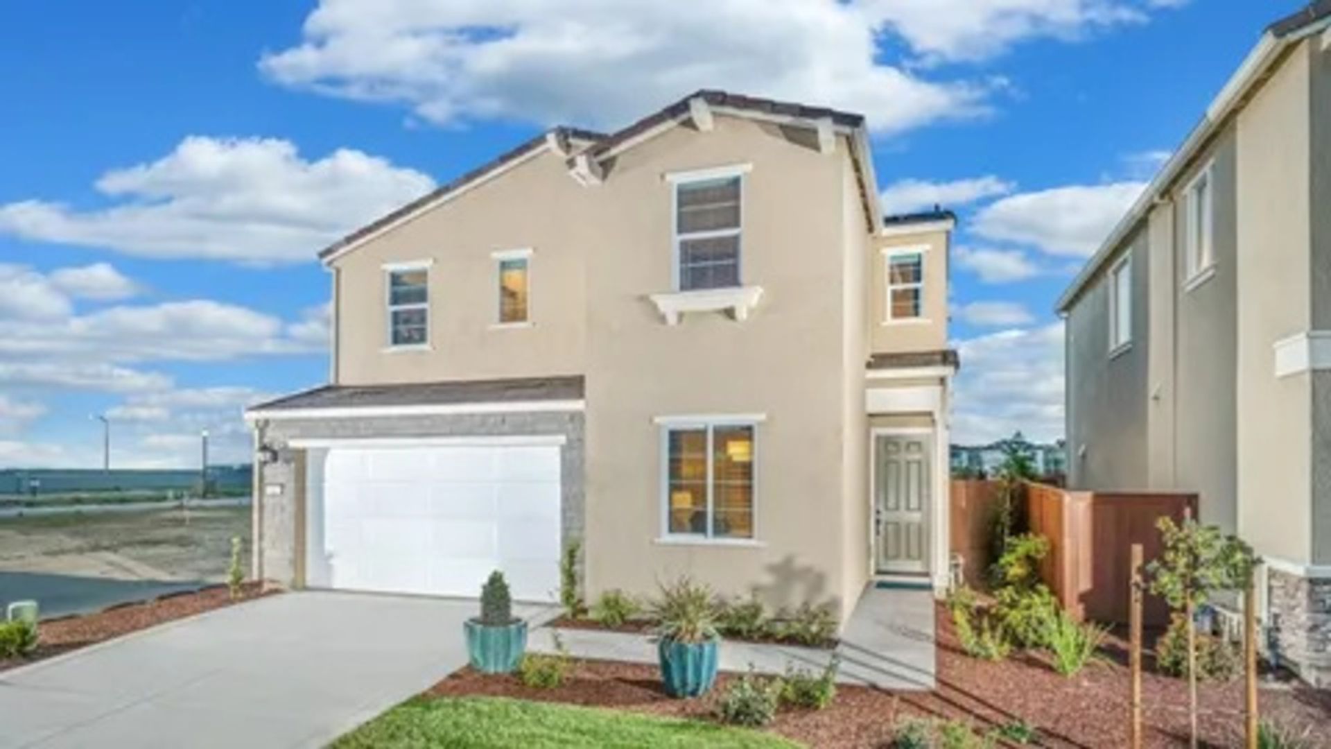 Roseville House: 2064 Beartooth Way