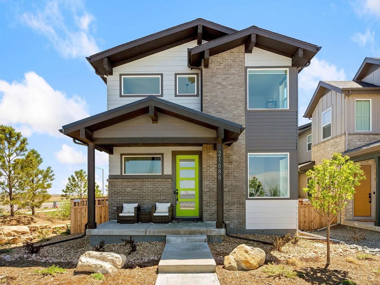 Aurora House: 21688 E 61 St Dr