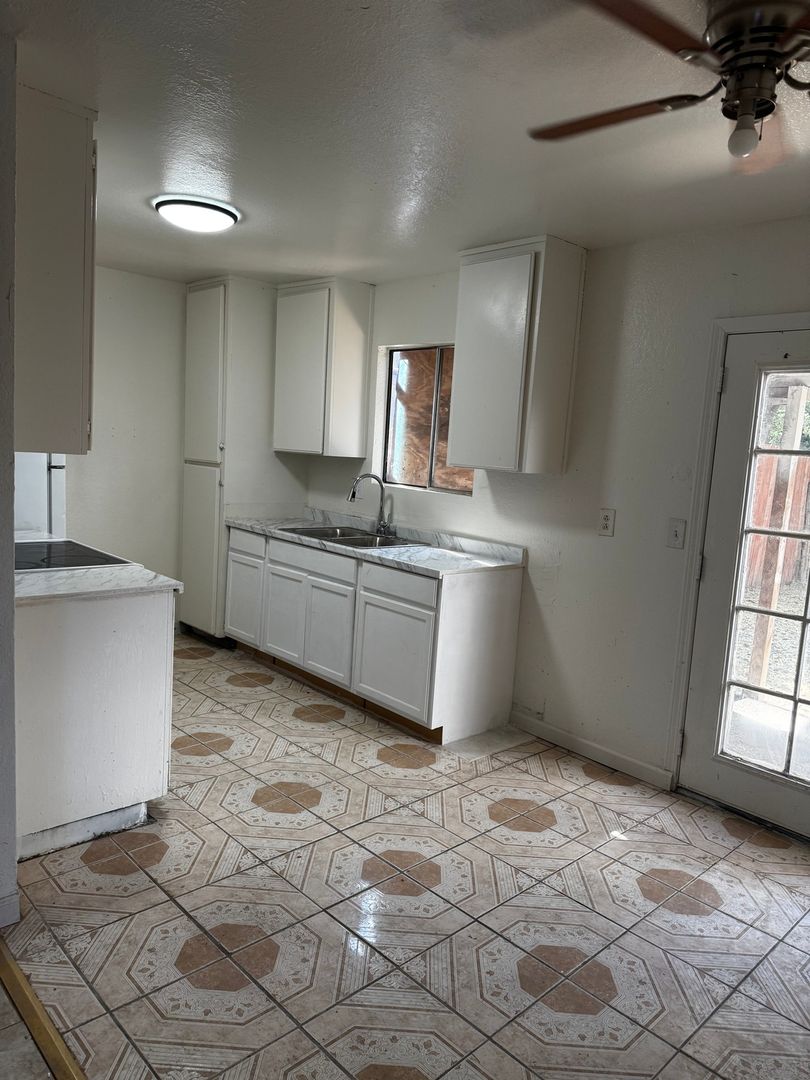 Stockton House: 6284 Porterfield Ct