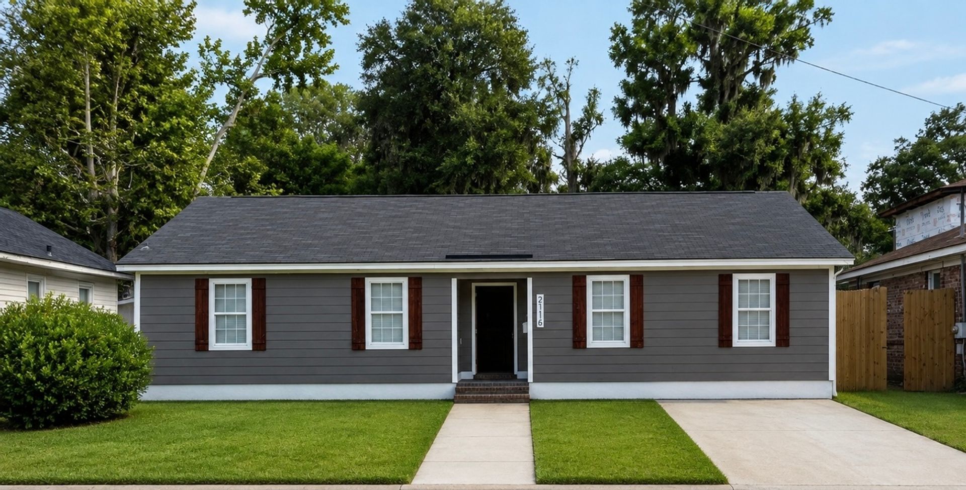 Savannah House: 2116 E Gwinnett St