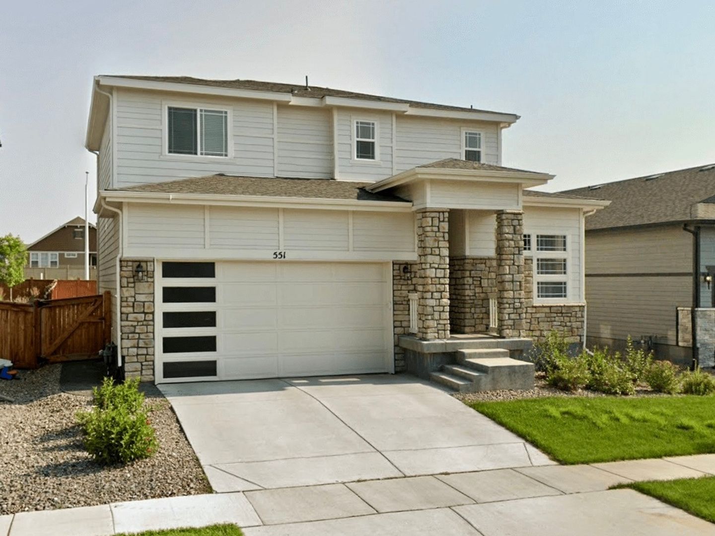 Broomfield House: 551 W 175th Pl