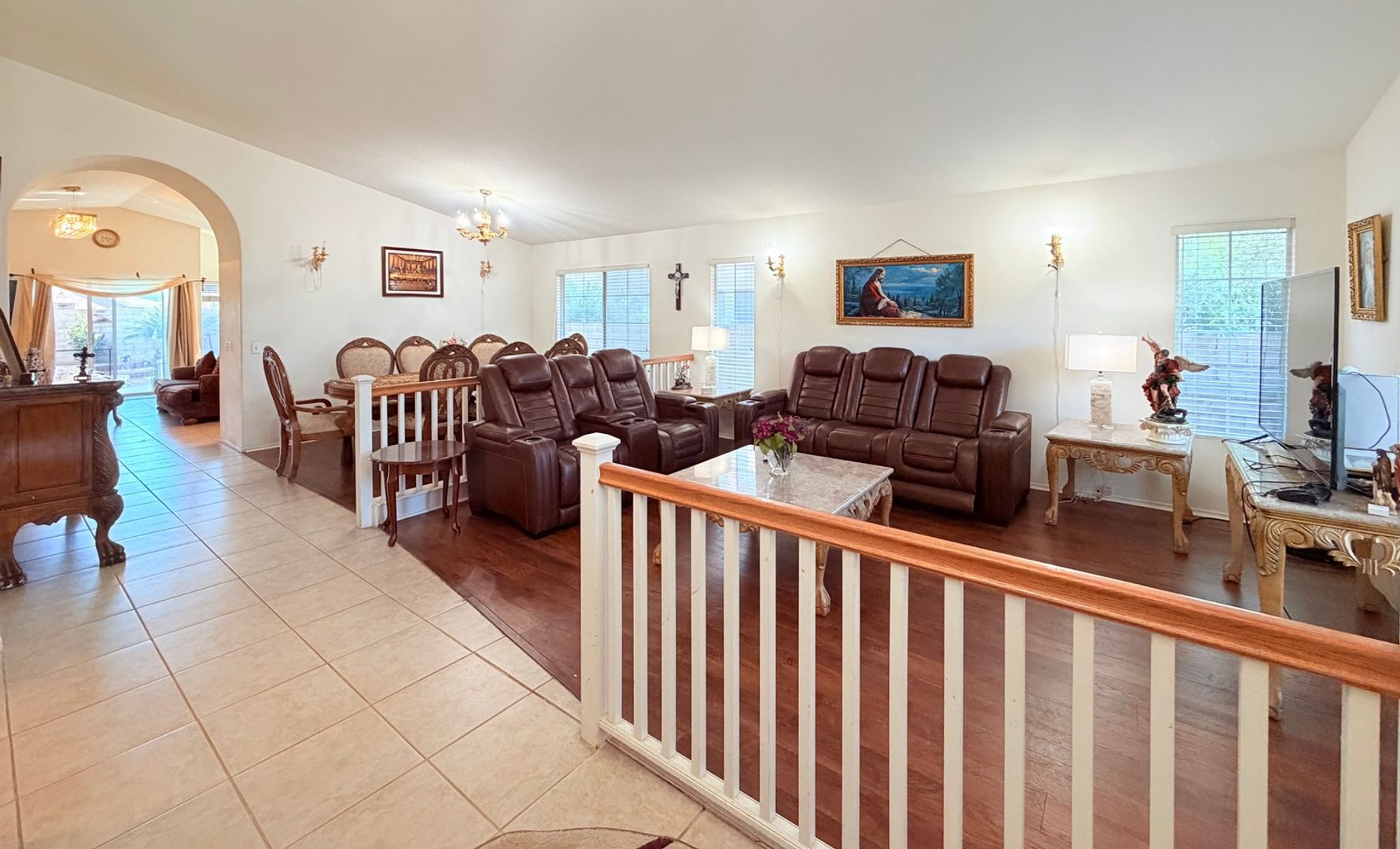 Santa Clarita House: 20350 Calhaven Dr