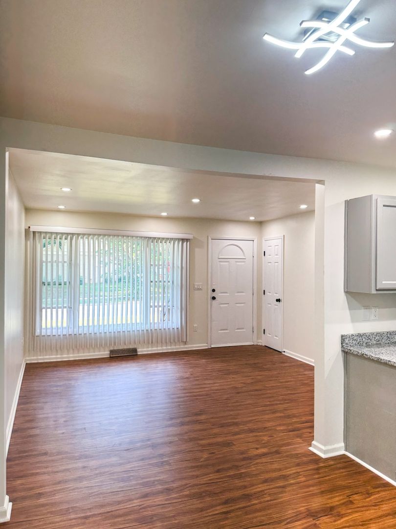 Charlotte House: 2801 Wedgefield Dr