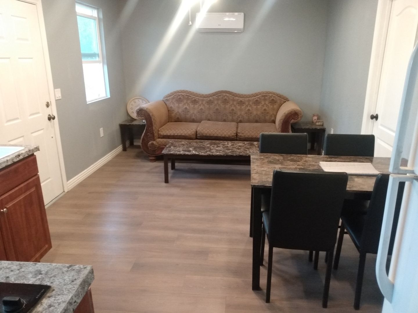 Rosamond House: 3471 Glendower St