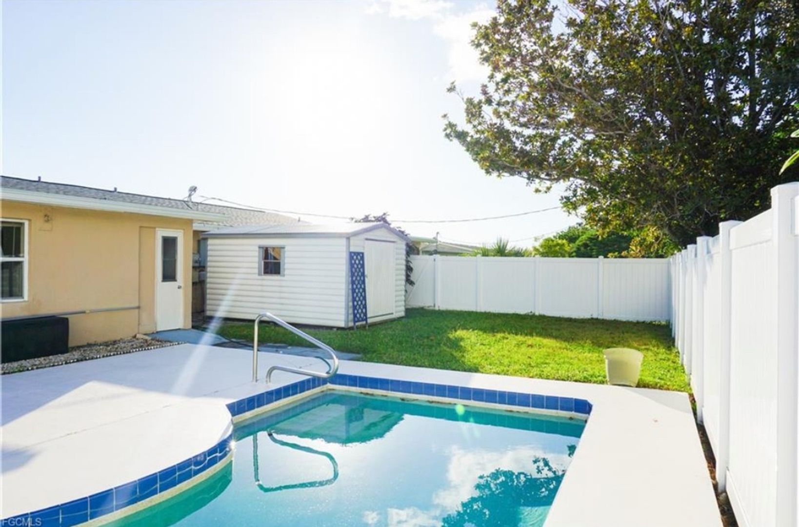 North Port Townhome: 6004 Deming Ave