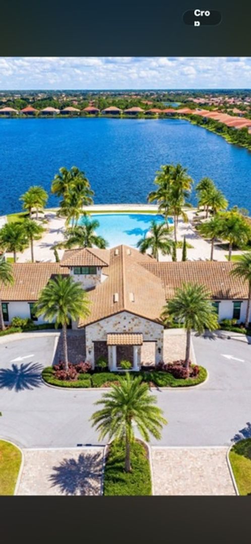 Nokomis House: 229 Vinadio Blvd