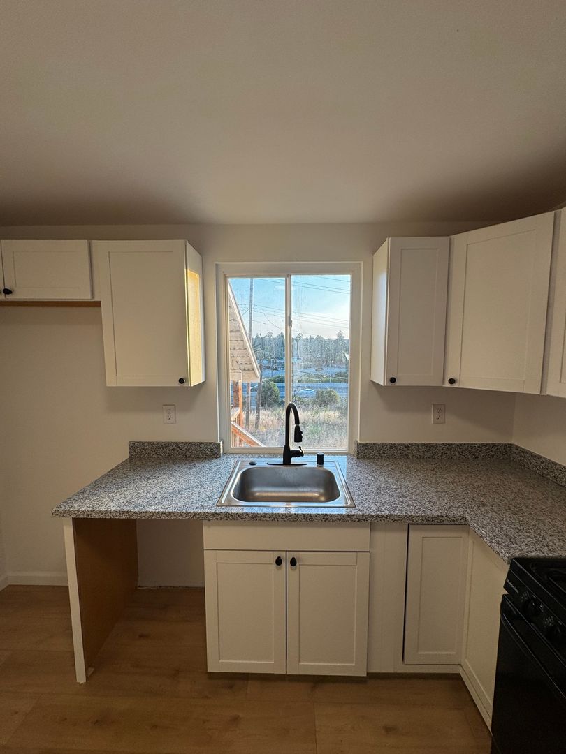 Vallejo House: 152 Jordan St