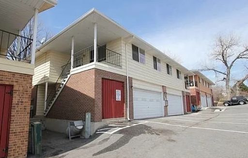 Bright & Cozy 2-Bedroom Condo with Garage, Central A/C & Exceptional Storage! – photo 1