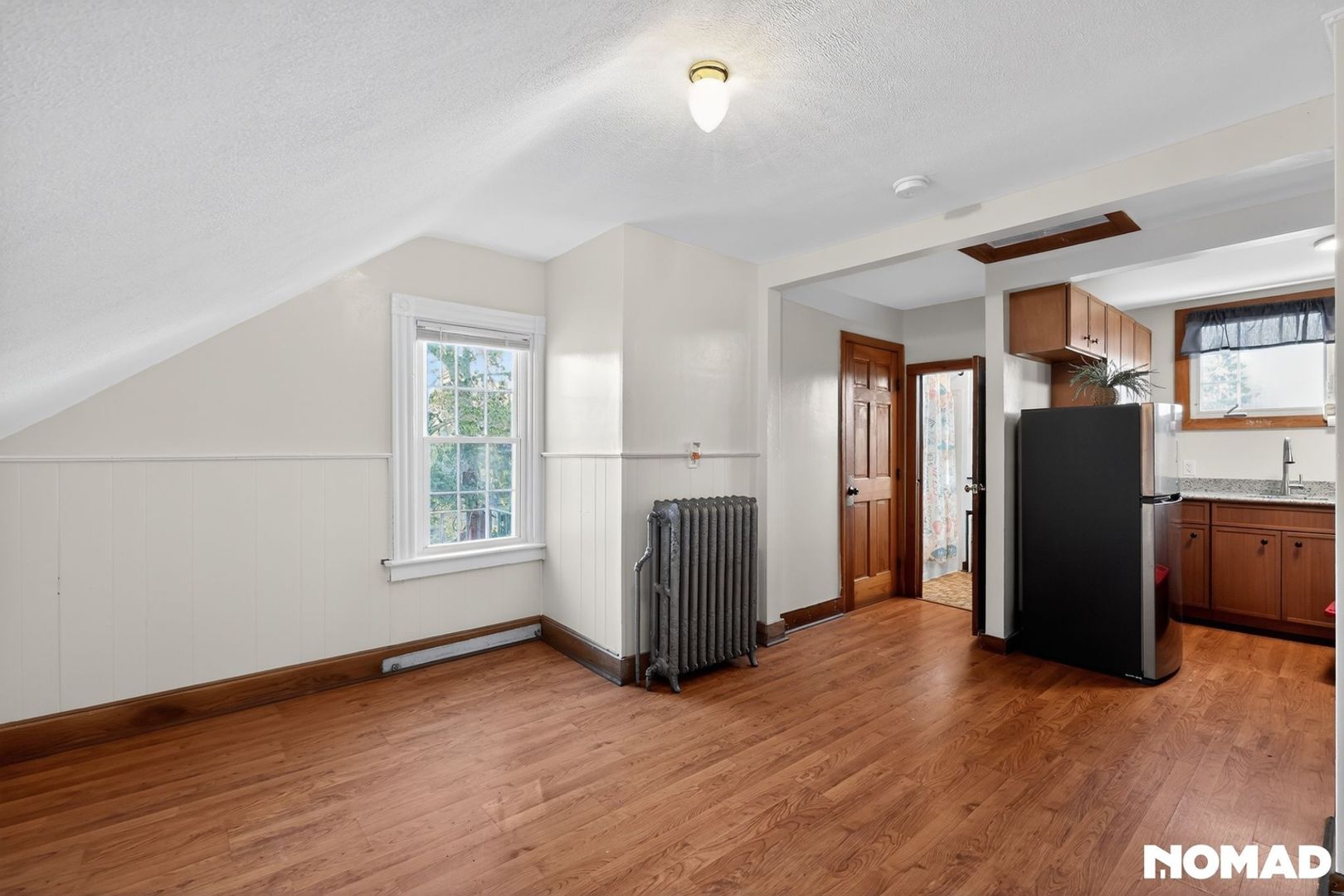 Newport Townhome: 21 Hall Ave