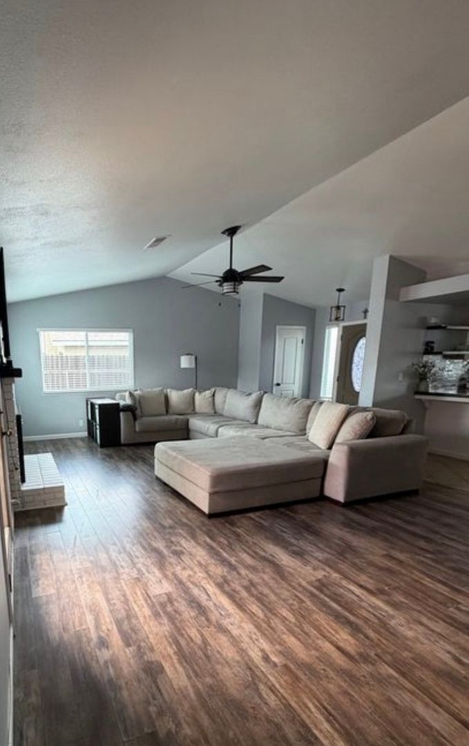 Lemoore House: 1410 Ashwood Ct