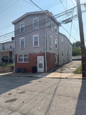 1 Bedroom Multi-Family Home – 32 S Penn St, Apt C, Clifton Heights, PA 19018
