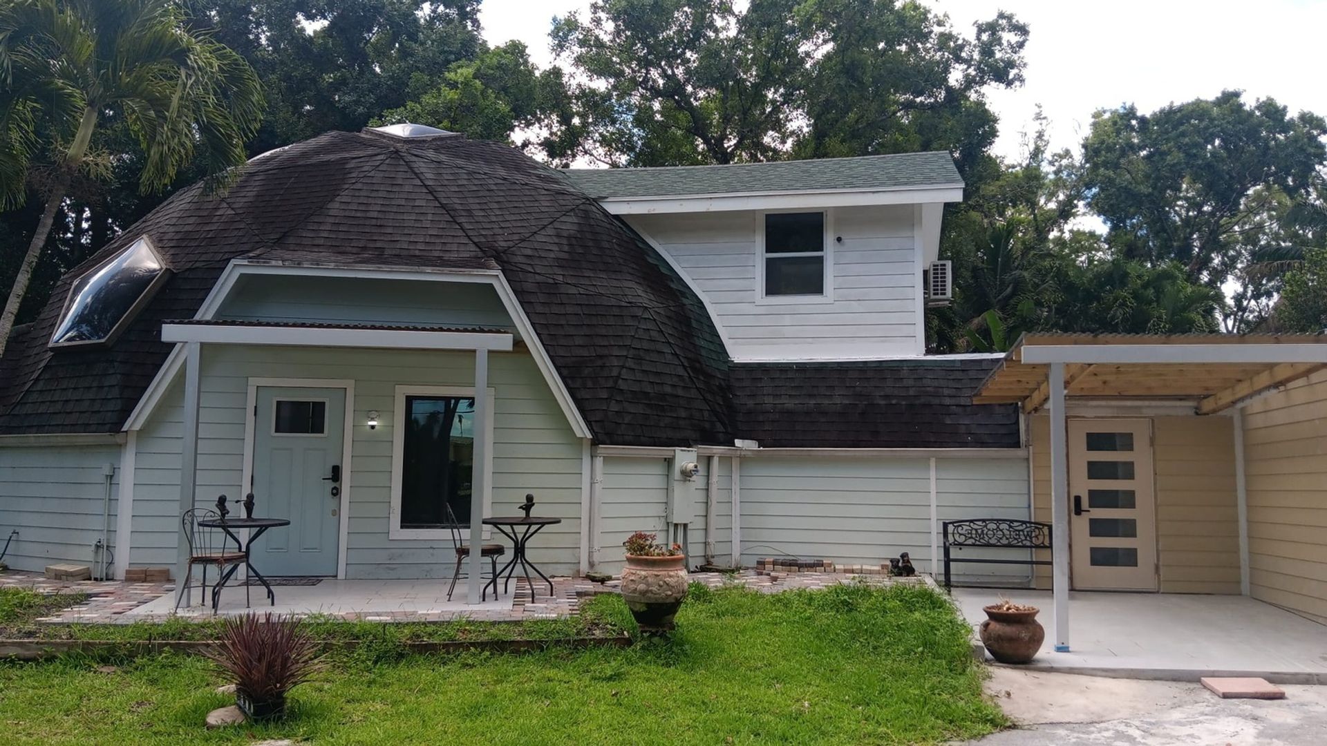 West Palm Beach House: 8694 Pioneer Rd