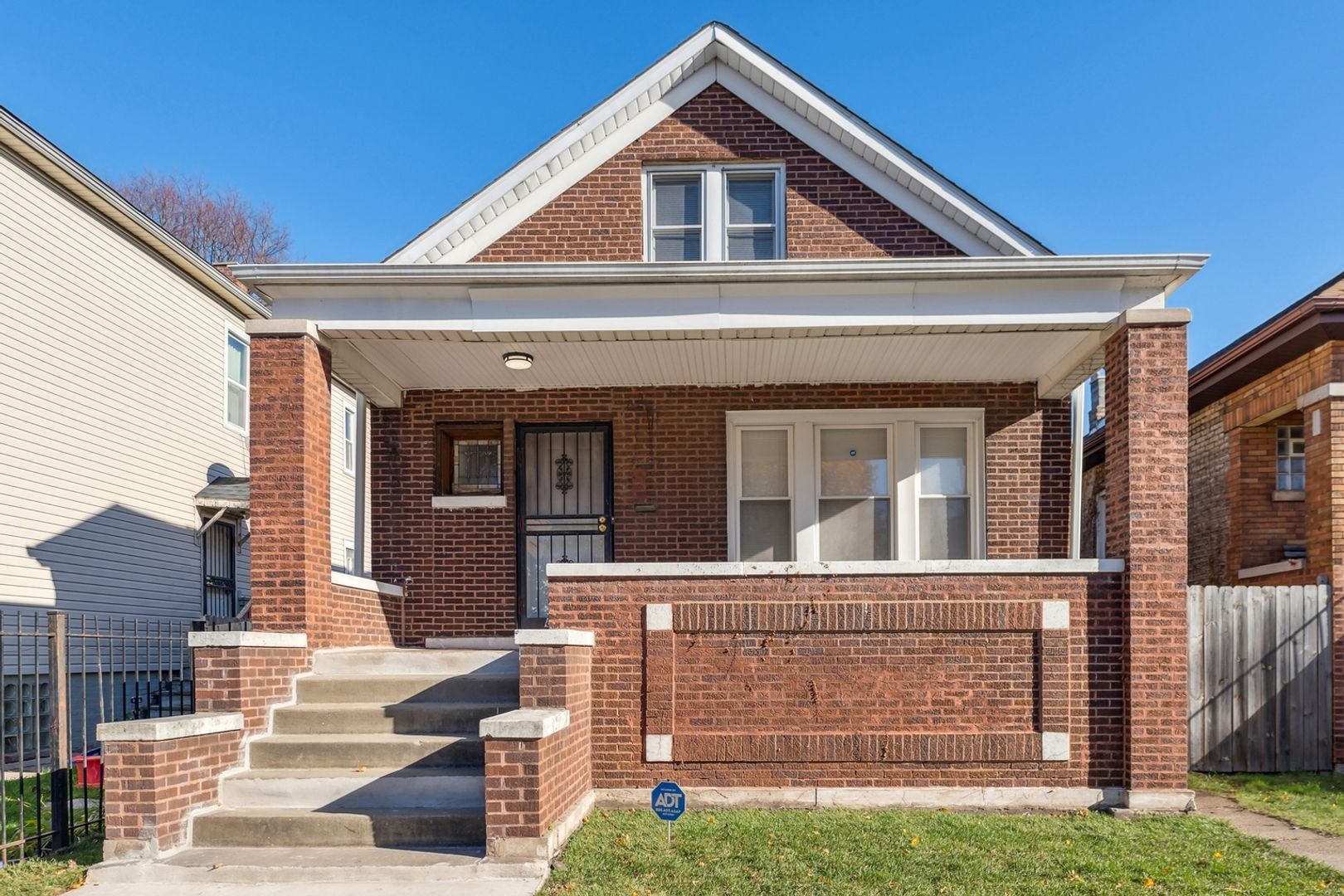 Chicago House: 8423 S Colfax Ave