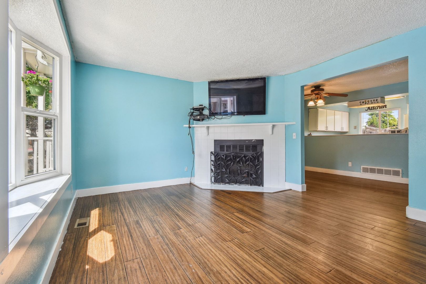 Denver House: 8218 Washington St