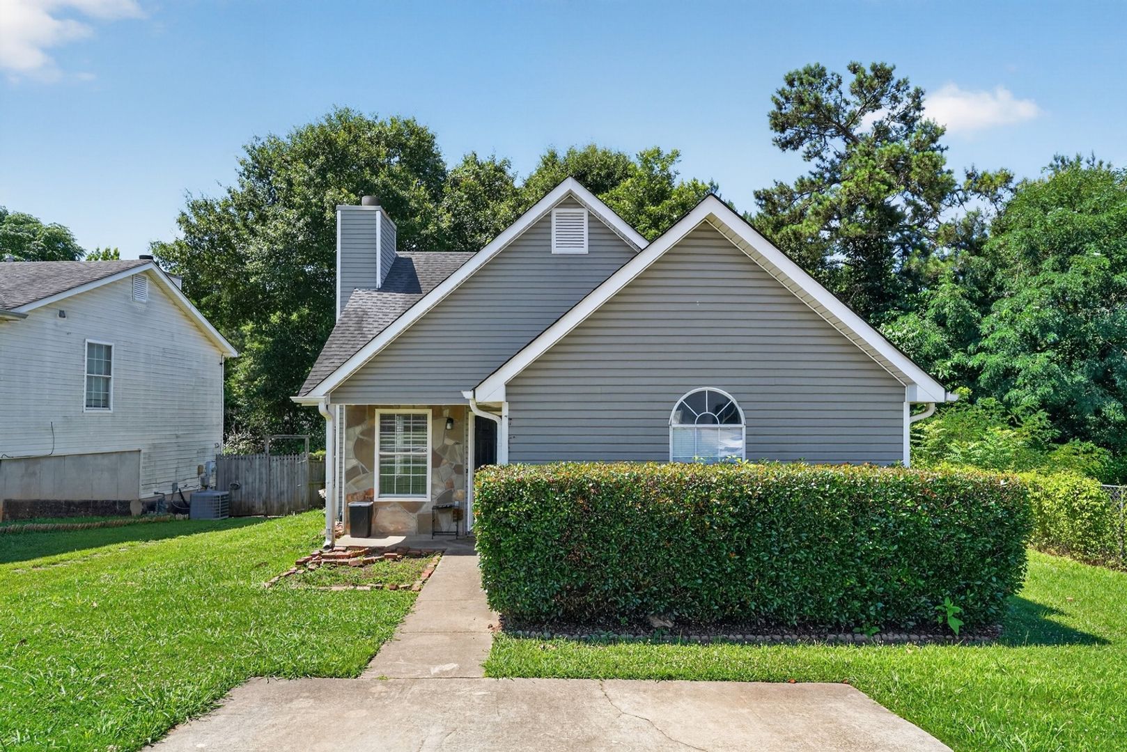 McDonough House: 327 Autumn Lake Dr