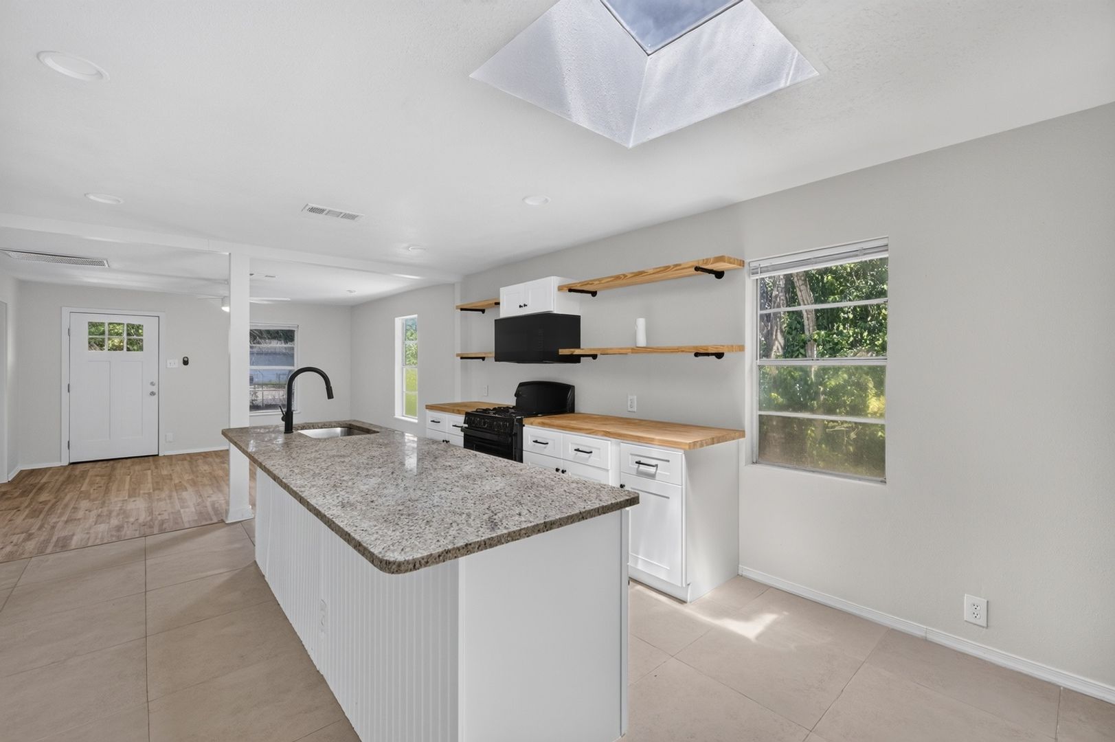 San Antonio House: 2906 Christian Dr