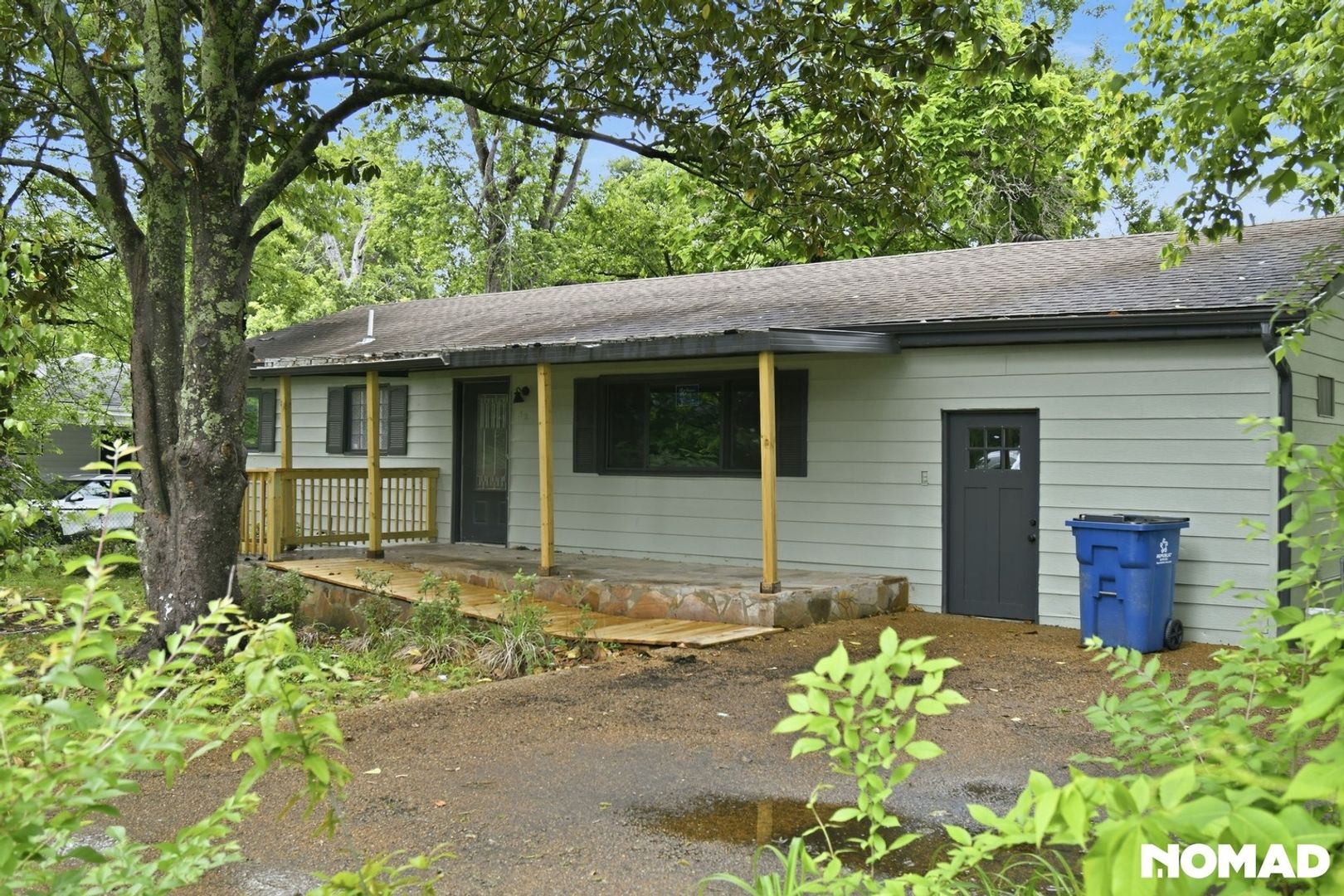 Rossville House: 1322 W Sherry Dr