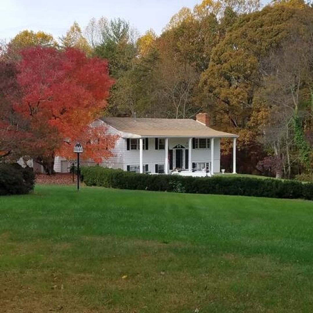 Manassas House: 14414 Bristow Rd