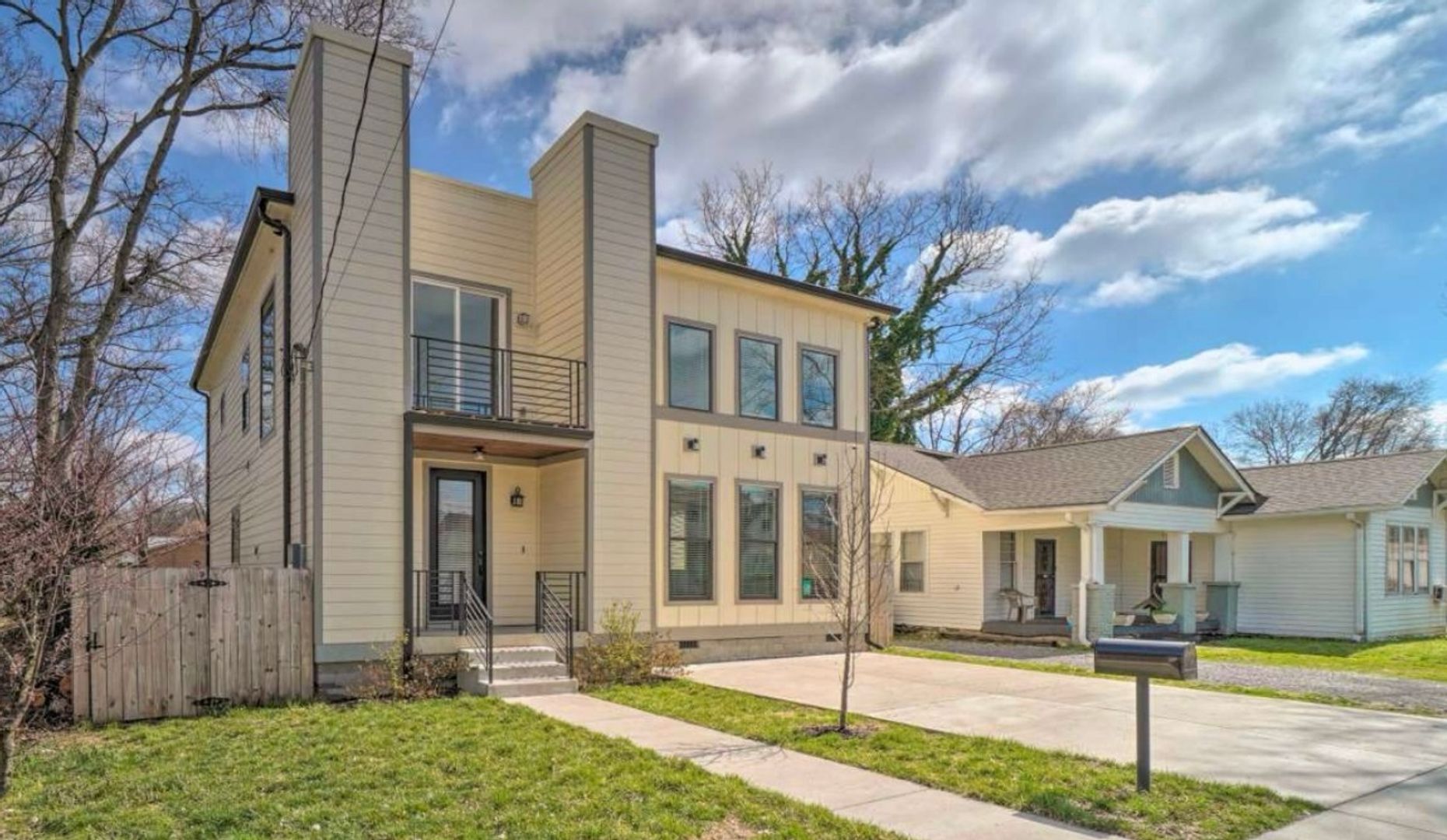 Nashville House: 1732 22nd Ave N