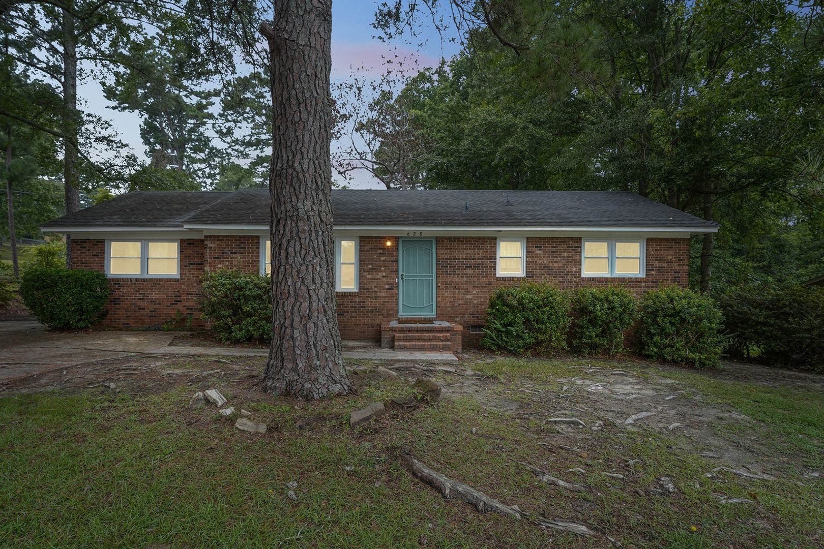 Fayetteville House: 628 Mclamb Dr