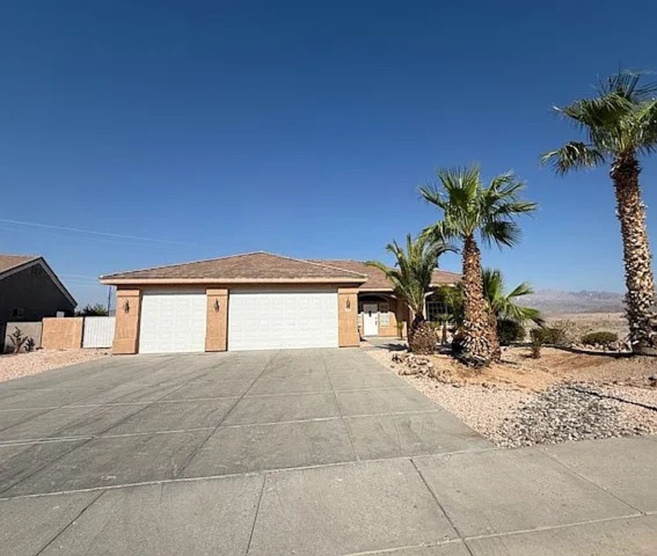 Bullhead City House: 1009 Heritage Dr