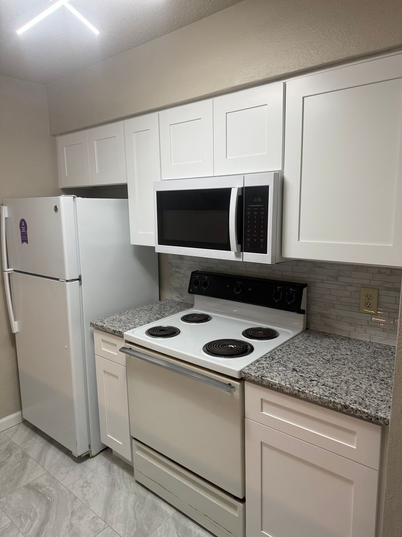 Fort Worth Townhome: 5630 Boca Raton Blvd