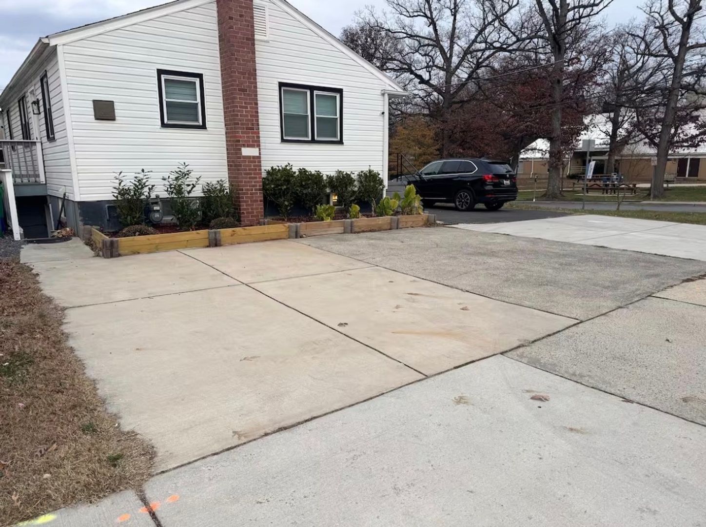 Silver Spring House: 7700 Chicago Ave