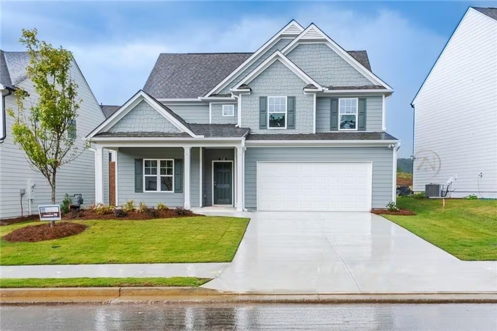 Canton House: 233 Bloomfield Cir