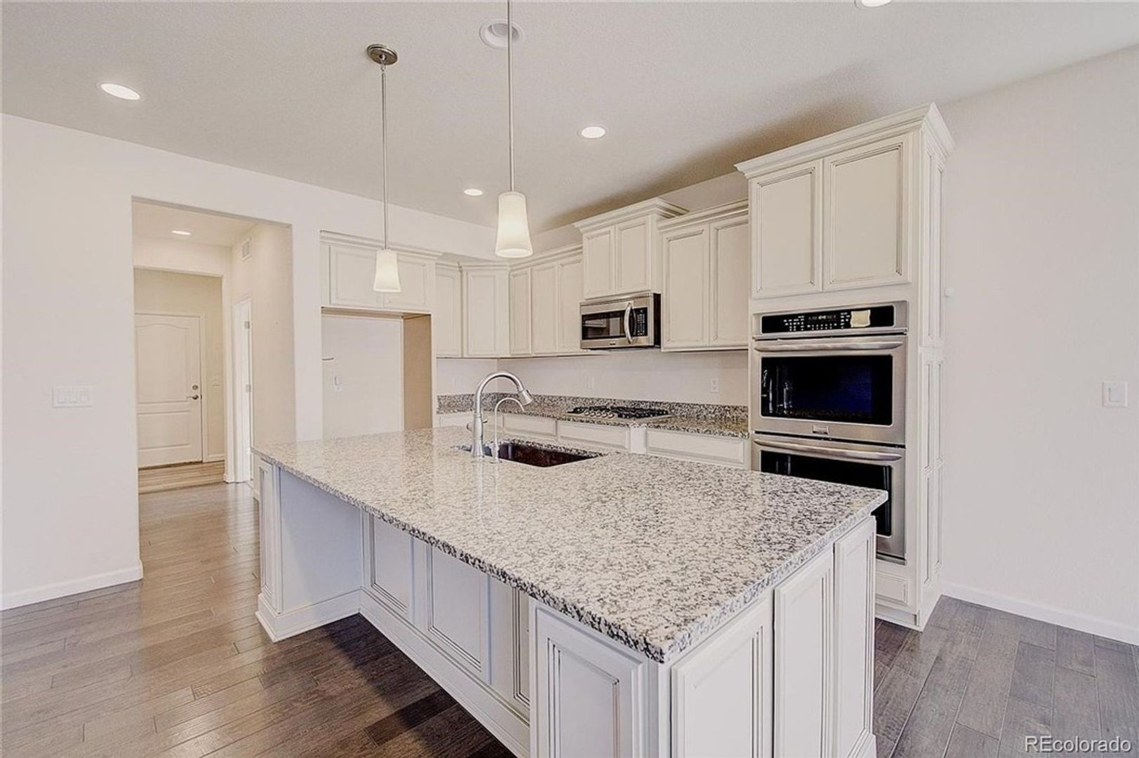 Commerce City House: 11475 Helena St