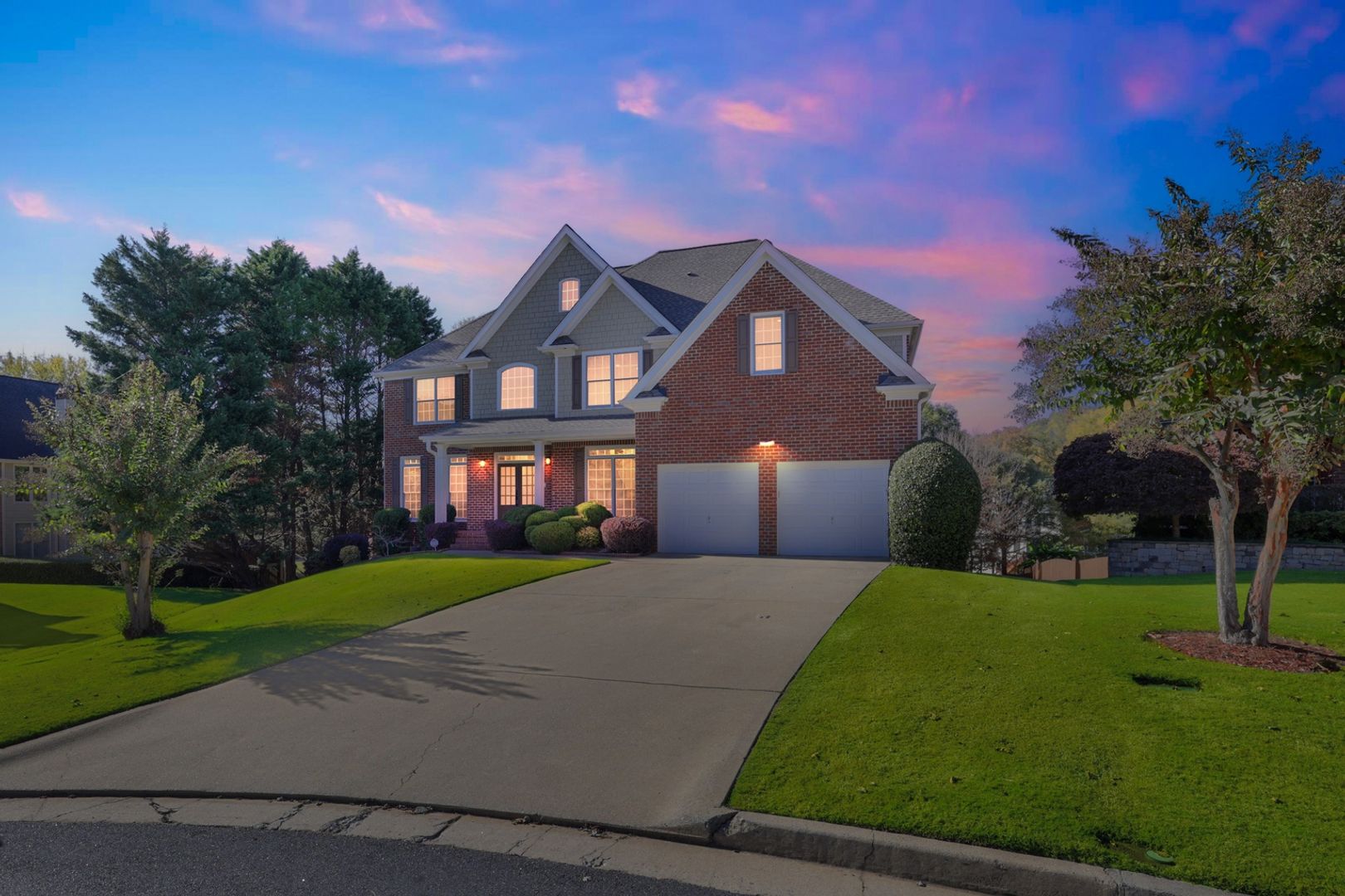 Alpharetta House: 410 Fox Chase Cir