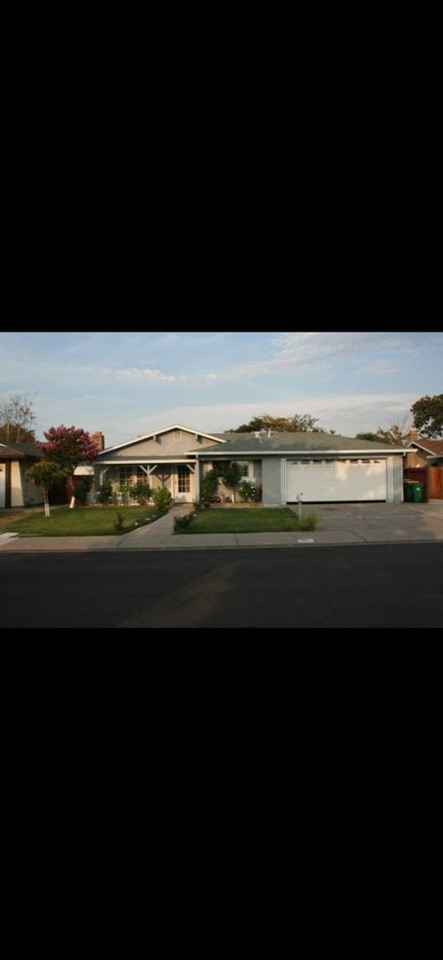 Stockton House: 1857 Crestwood Cir