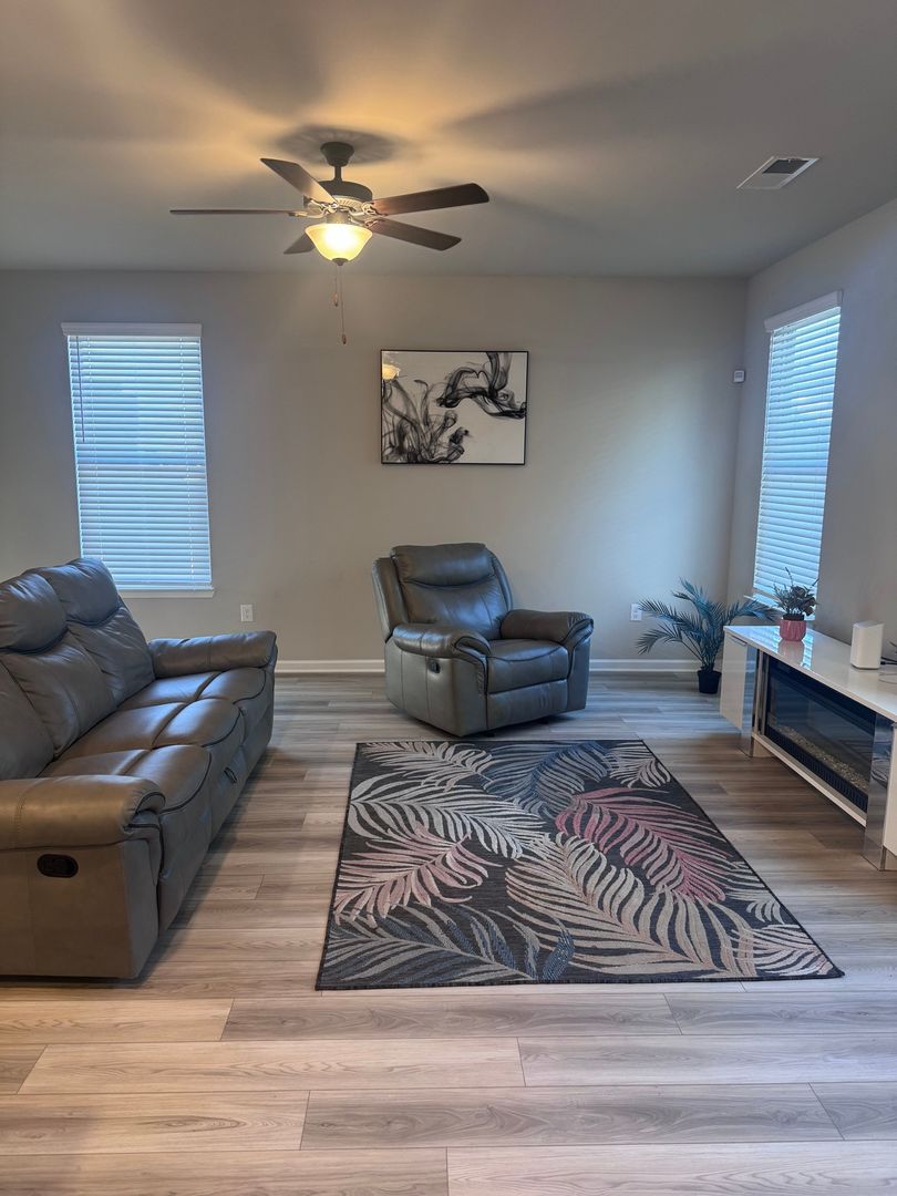 Hampton House: 11568 Winston Dr