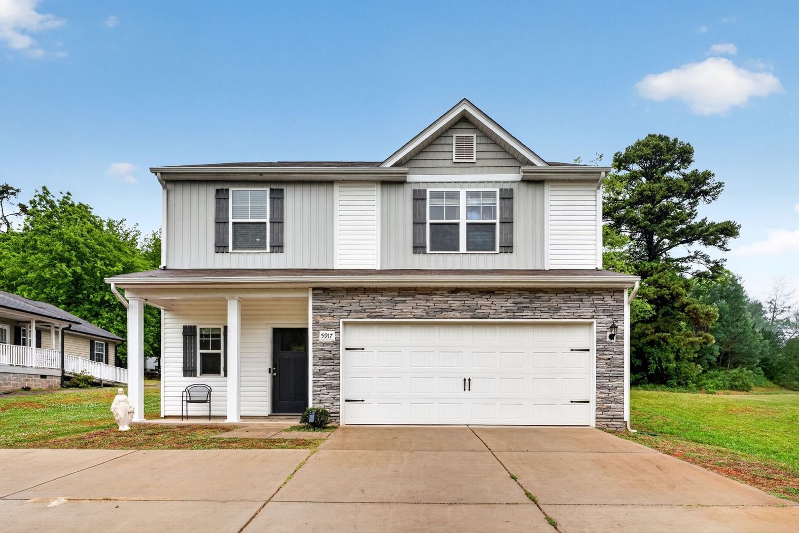 Huntersville House: 5917 Neck Rd