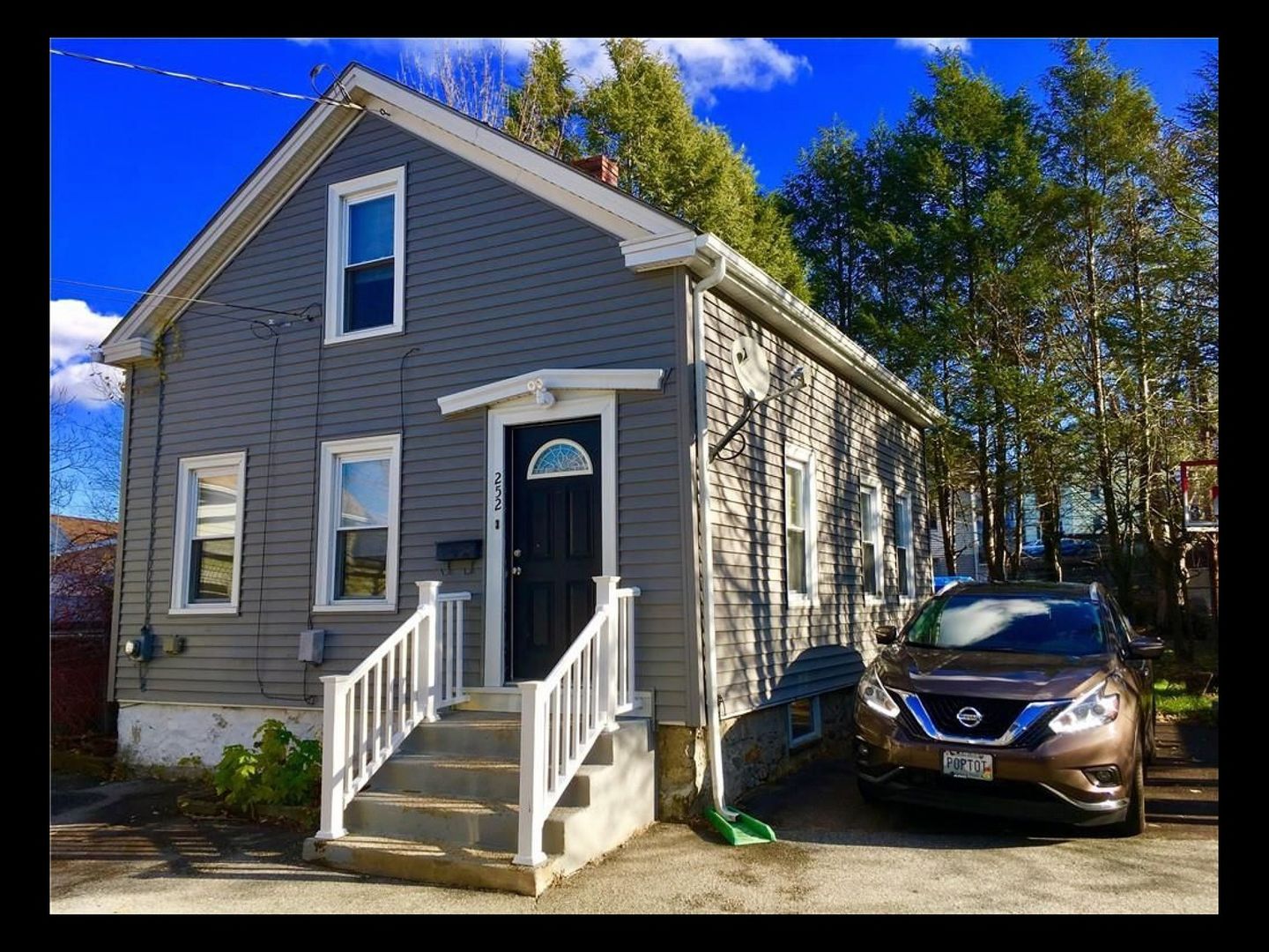 Woonsocket House: 252 Grove St