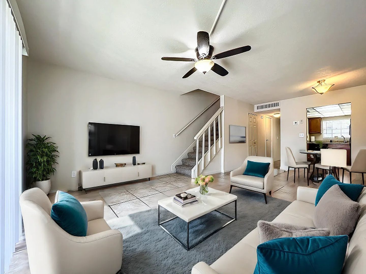 Brandon Condo: 711 Russell Ln