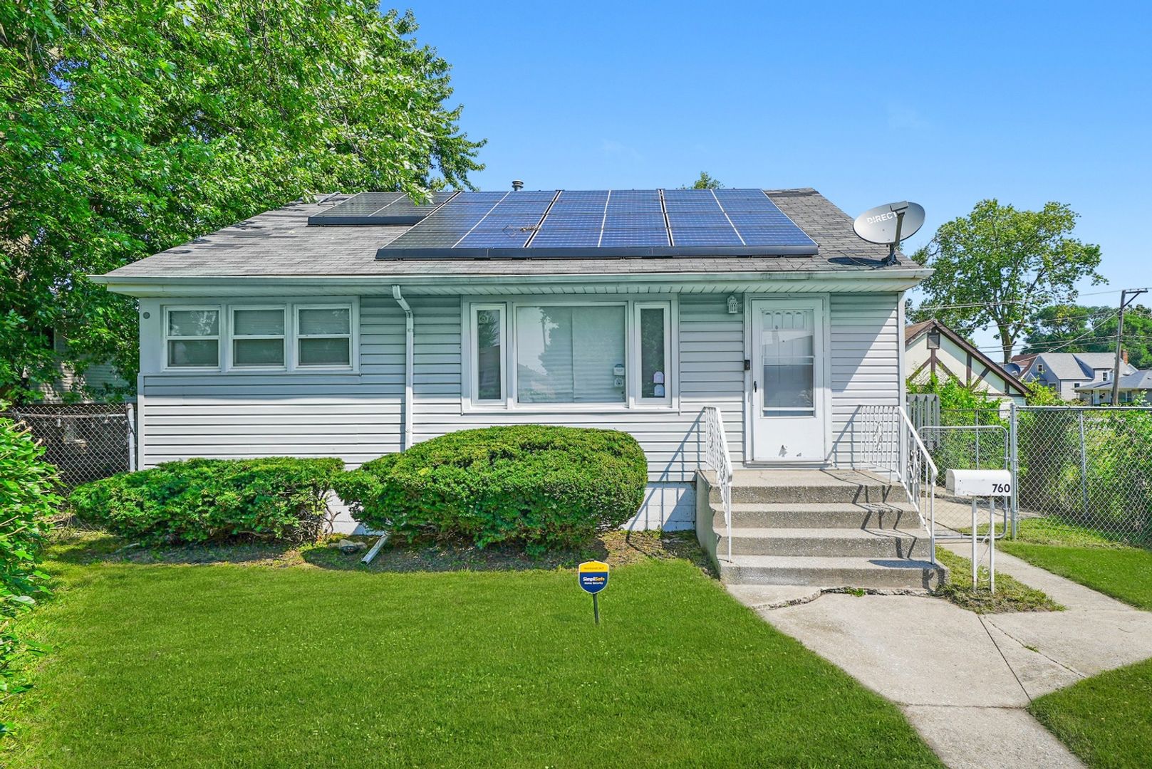 Calumet City House: 760 Sibley Blvd