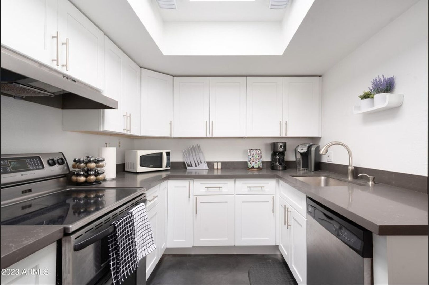 Tempe House: 2516 E 5th Pl